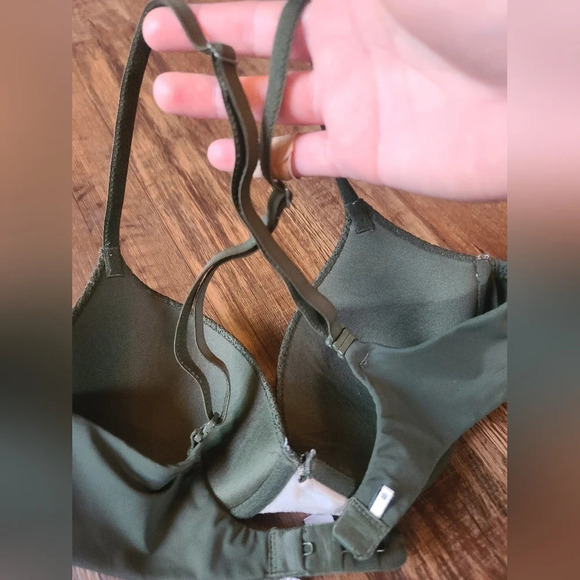 Victoria's Secret Green Tee Shirt Bra - Picture 5 of 9